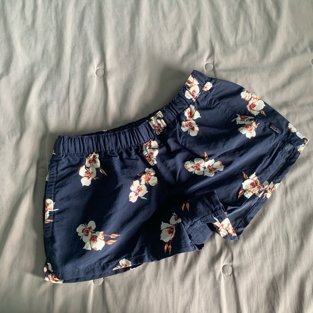 Patagonia Navy Blue Floral Shorts💙